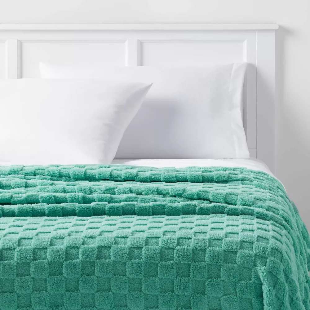 Room Essentials Checkered Jacquard Plush Blanket