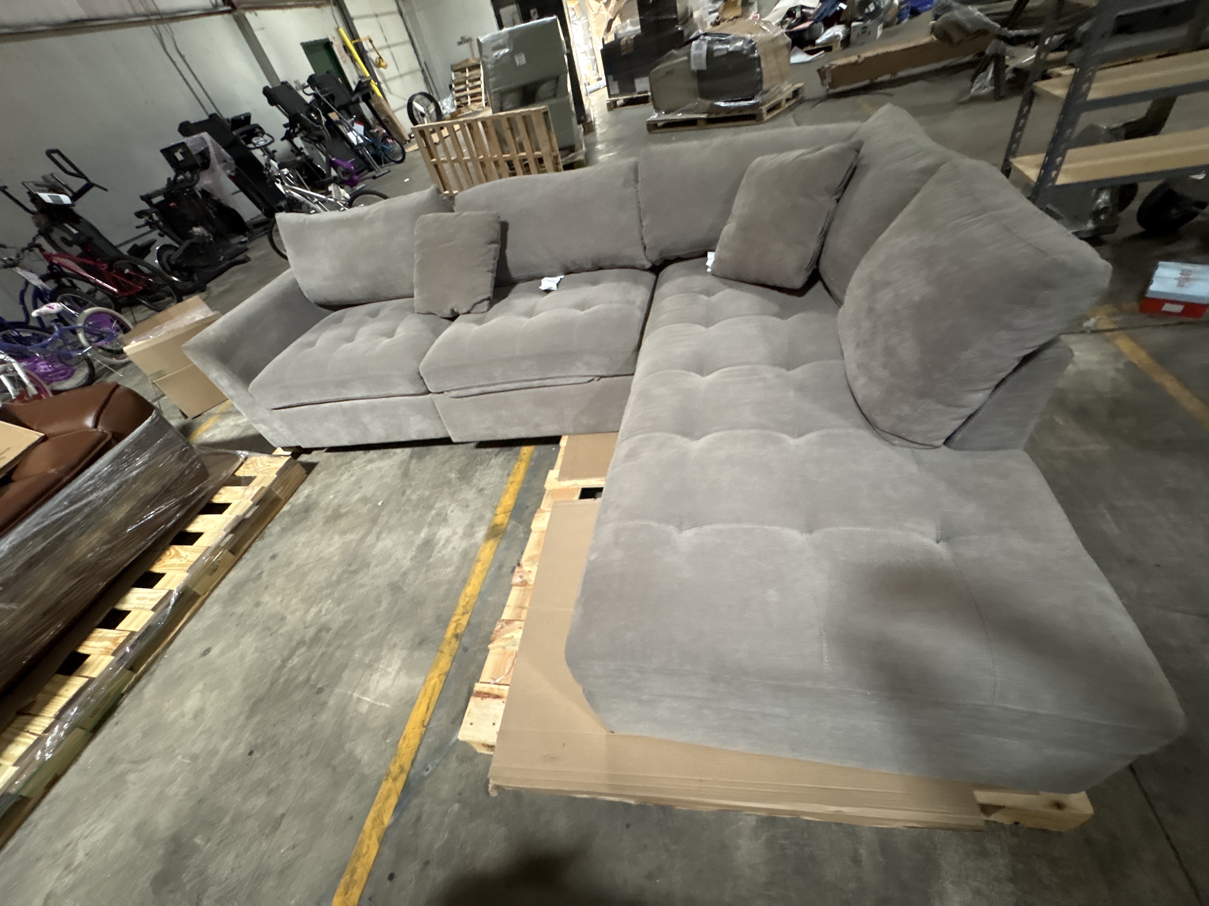 Thomasville Miles Fabric Sectional with Power Footrest