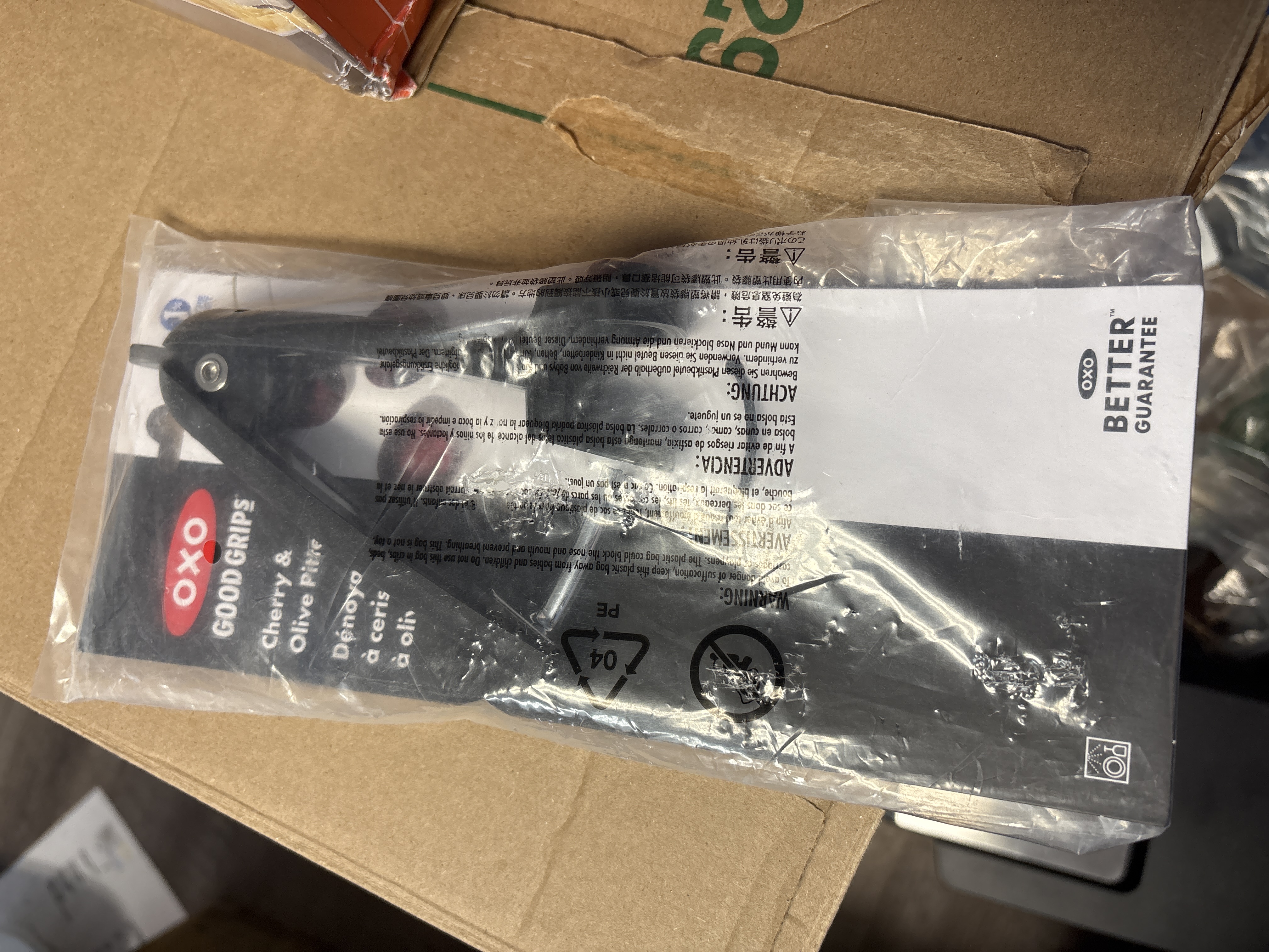 OXO Good Grips Cherry & Olive Pitter - Black