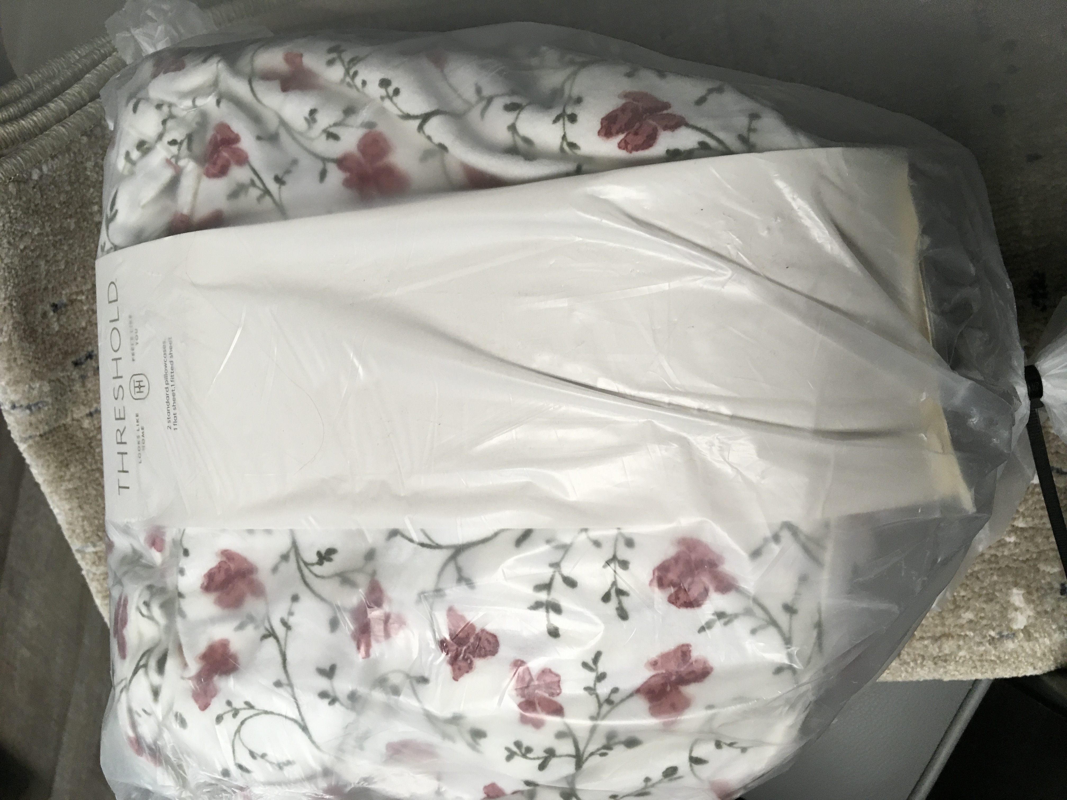 Full Christmas Ultra Soft Flannel Sheet Set Ivory Floral - Threshold