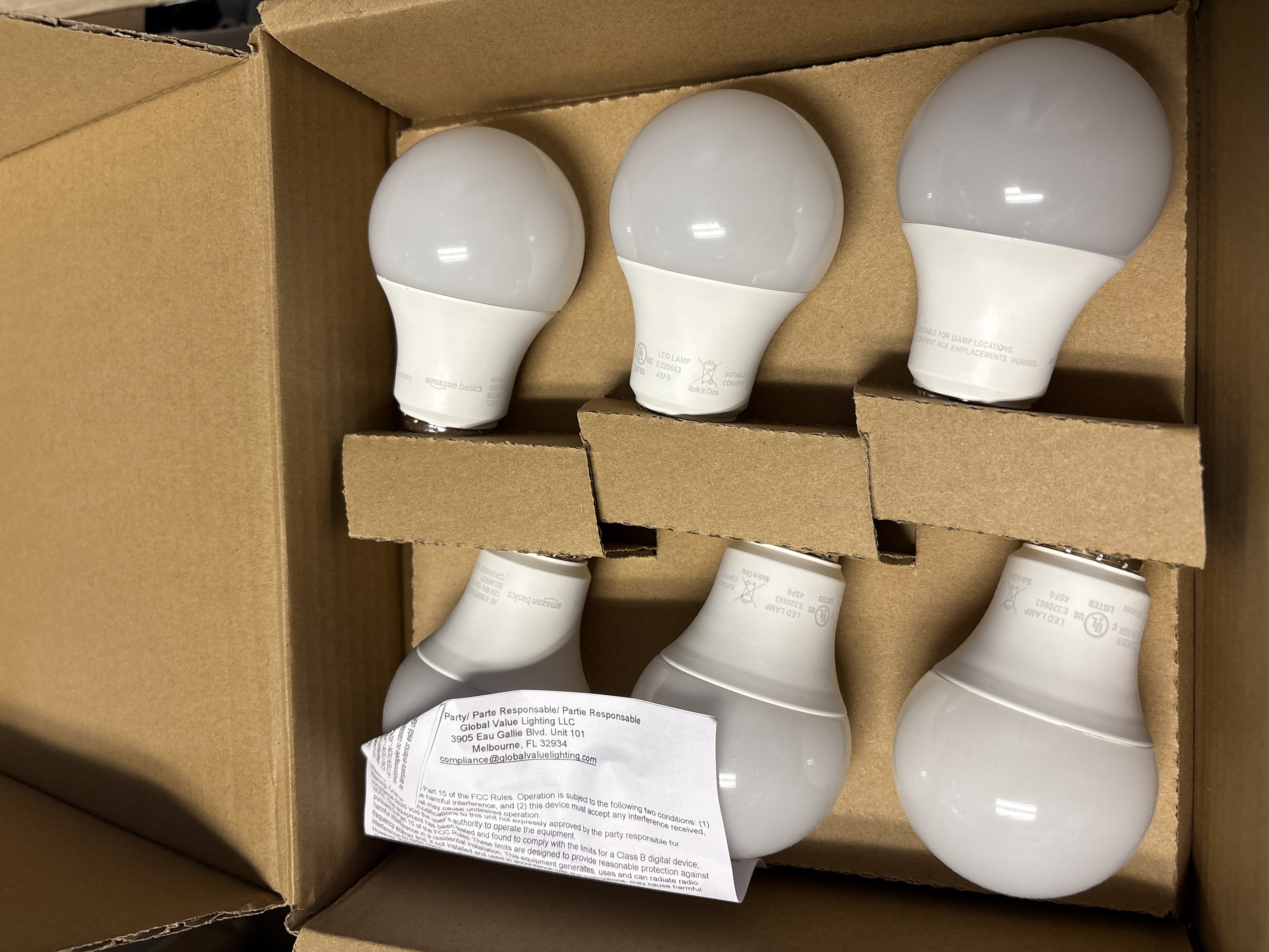 Amazon Basics A19 LED Light Bulbs, 60 Watt Equivalent, Energy Efficient 9W, E26 Standard Base, Daylight White 5000K, Dimmable, 10,000 Hour Lifetime , 6-Pack - FG-03443