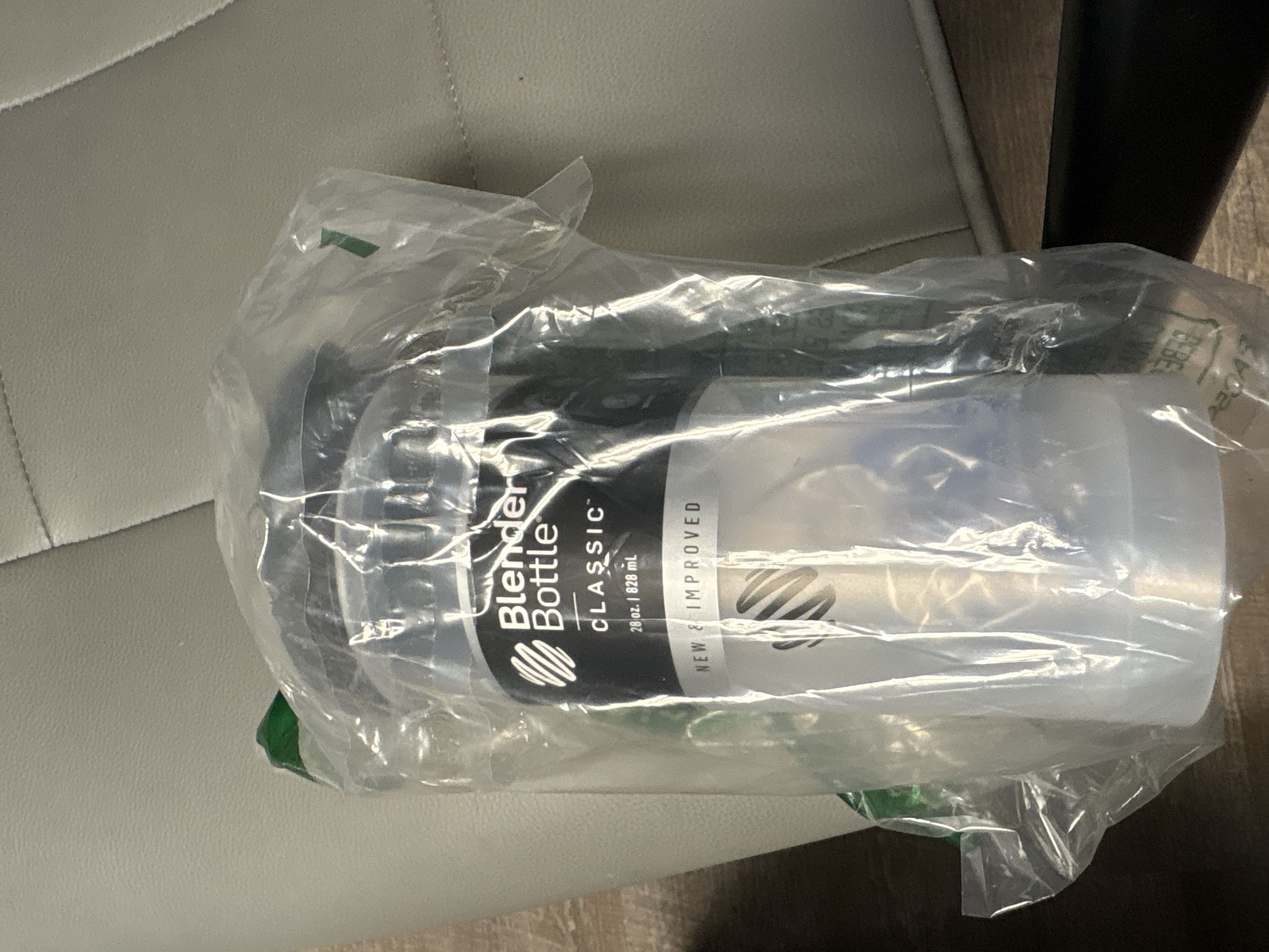 Blender Bottle 28 Oz Classic Black/white Bpa Free With Stainless Steel Blenderball
