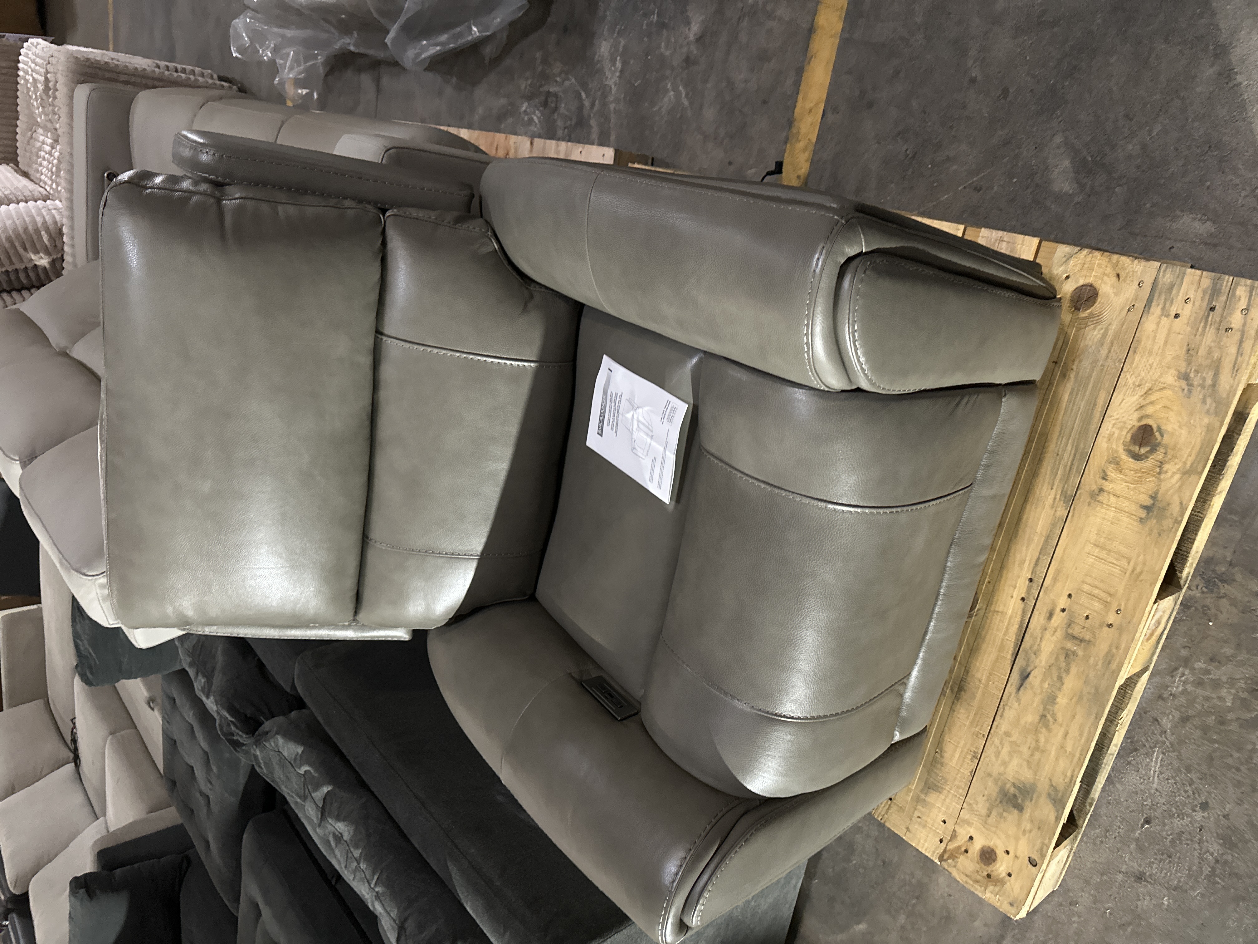 Barcalounger Hollis Leather Zero Gravity Power Recliner with Power Headrest