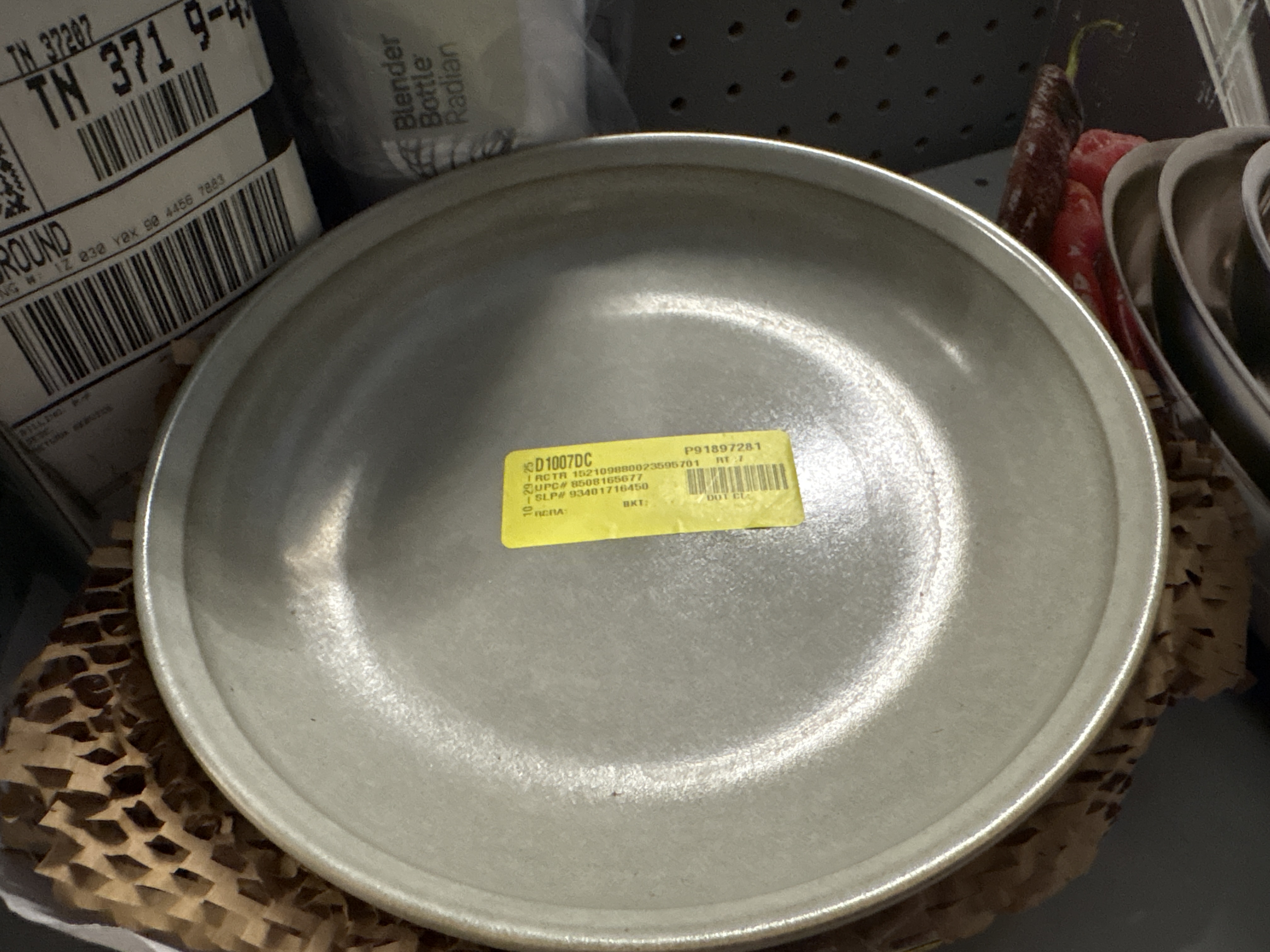 Gibson Overseas Inc. Better Homes And Gardens Banks Cream 8.9-inch Stoneware Dinner Bowl