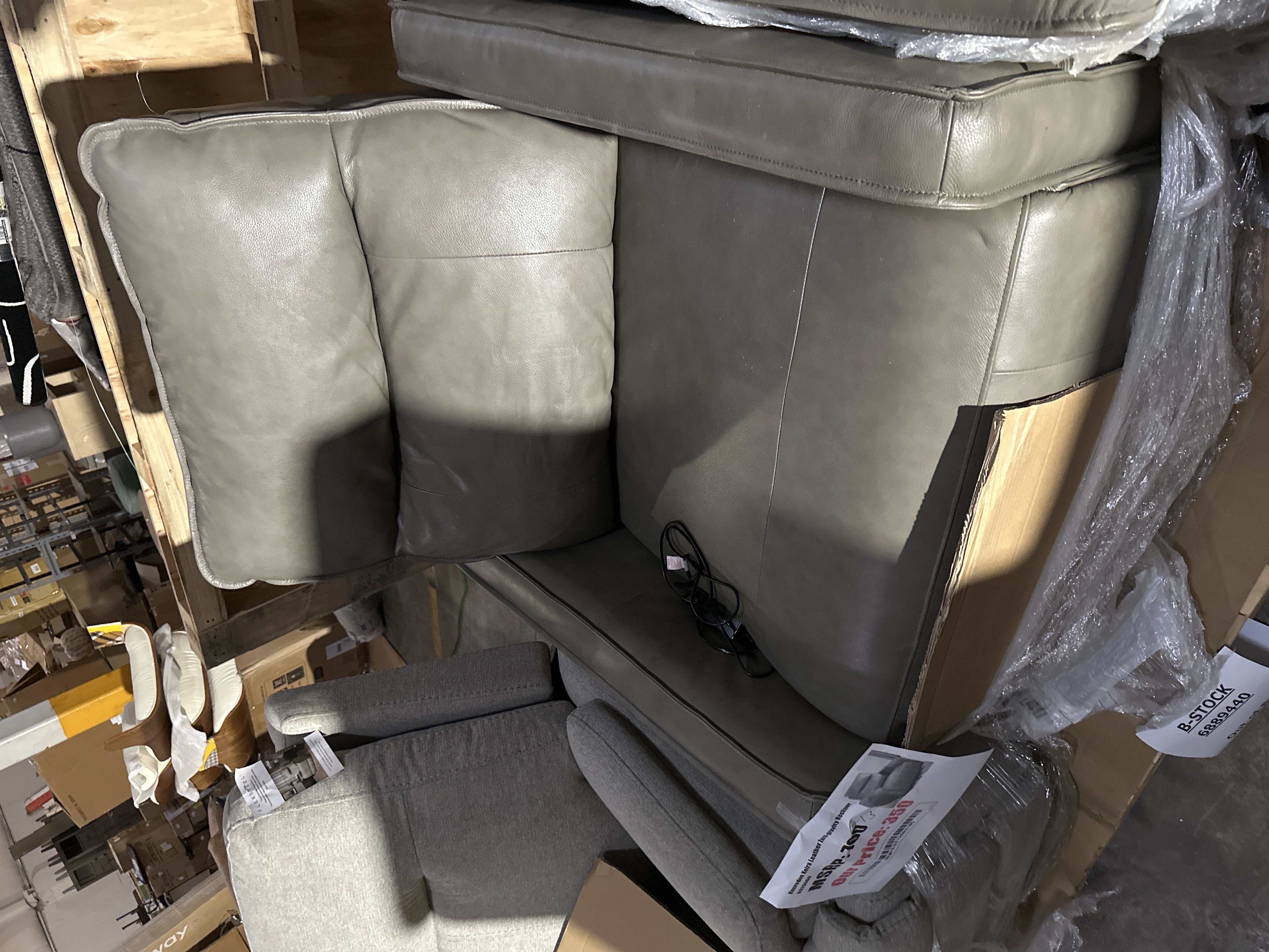 Henredon Keira Leather Zero Gravity Recliner