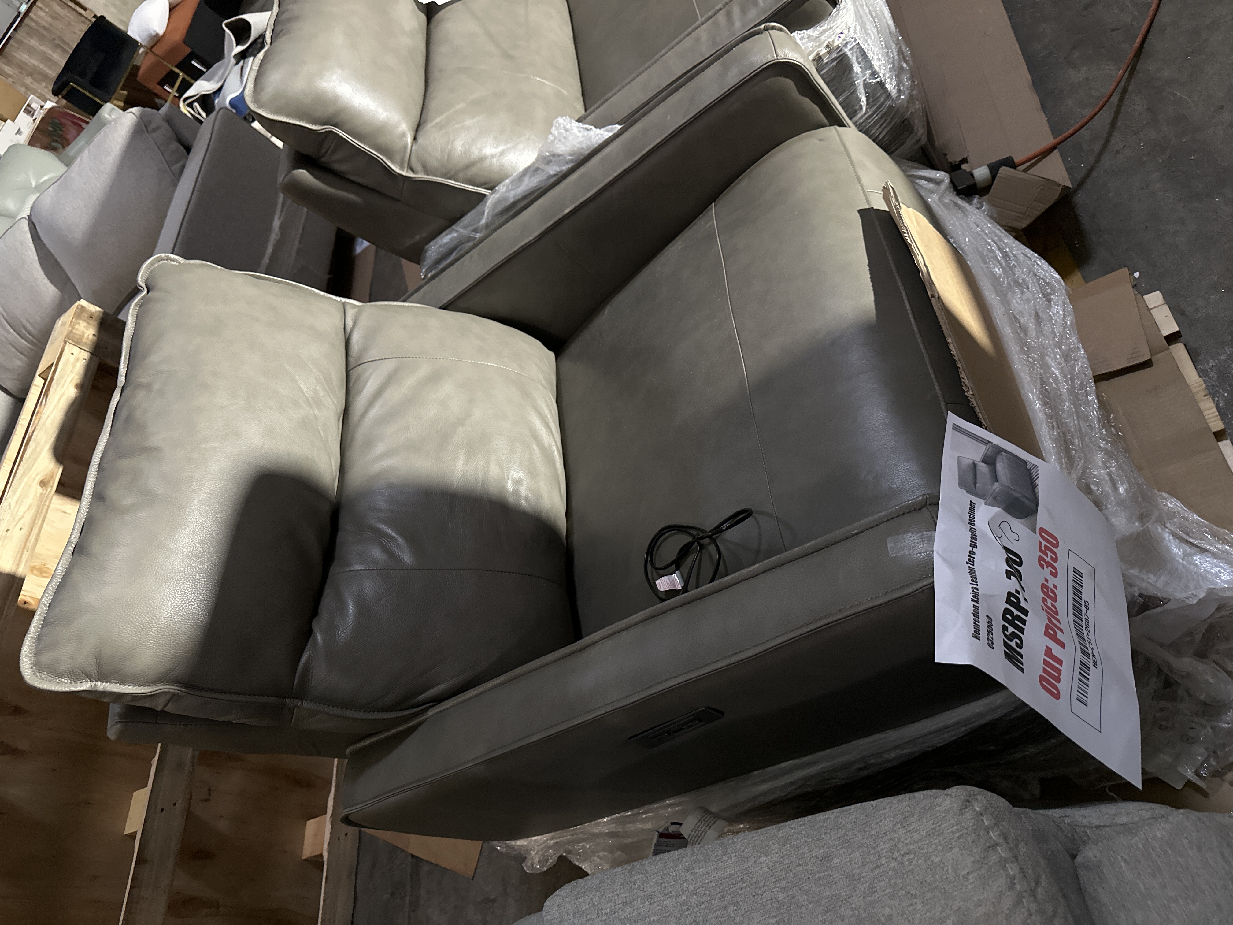Henredon Keira Leather Zero Gravity Recliner